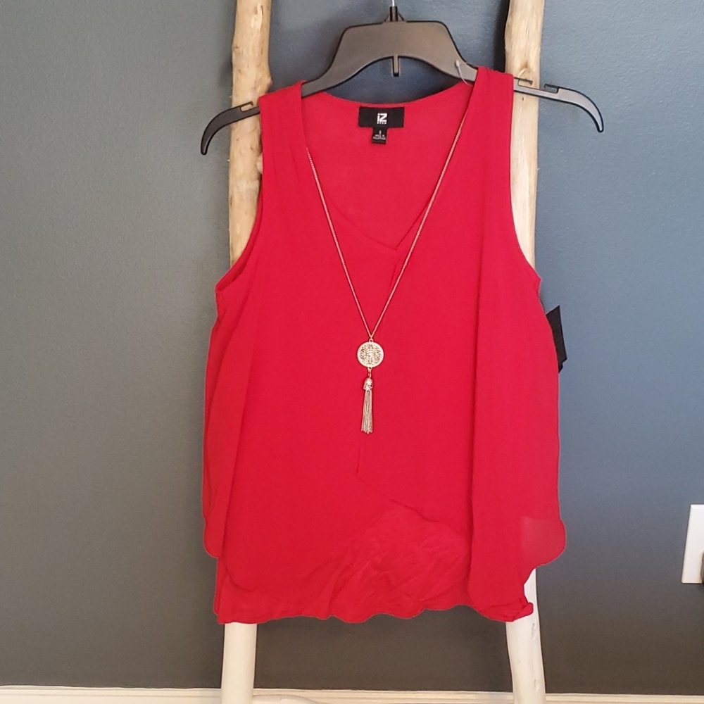 Iz Byer red sleeveless layered chiffon tank top. tassel necklace. NWT Small